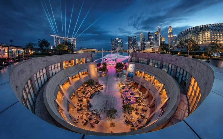 Esplande Mall roof Top - Гиды в Сингапуре