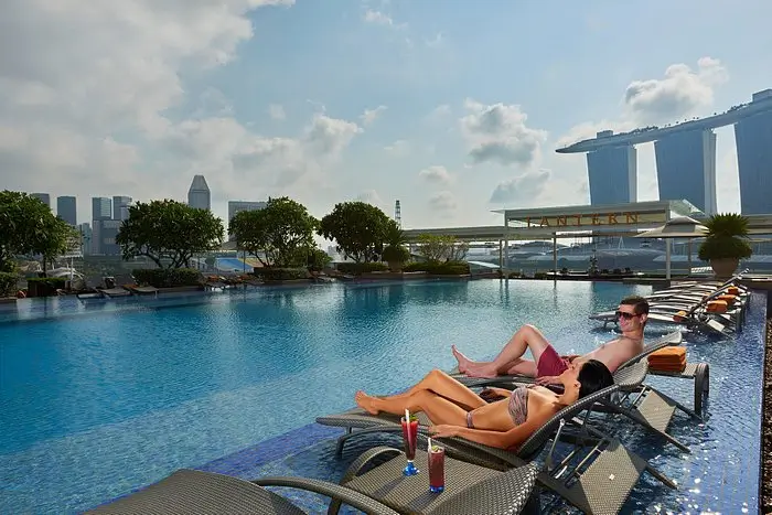 flurton hotel swimming pool - Гиды в Сингапуре